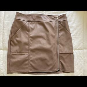 Express dark Taupe skirt with zipper